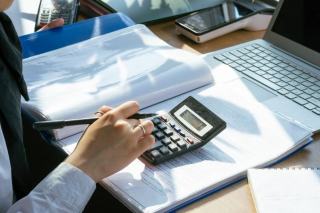 Distributeur finance : ce qu'il faut vérifier