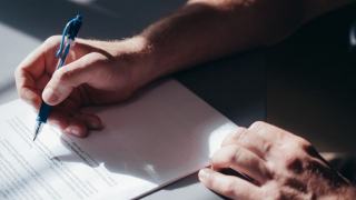 Assurance credit mutuel : ce qu'il faut vérifier
